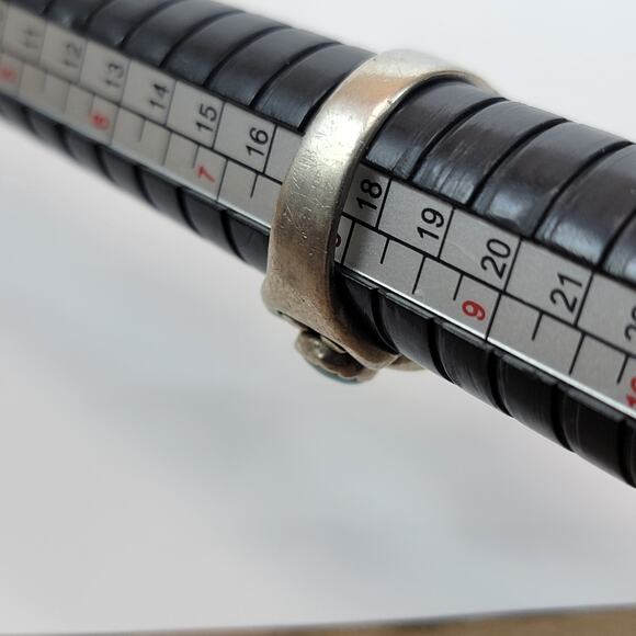 Vintage Silver Turquoise Ring with Unique Native American Design and Detailing - Picture 10 of 10